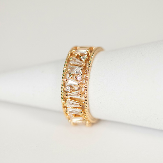 High-resolution jewelry image with enhanced shine, clarity, and background cleanup.